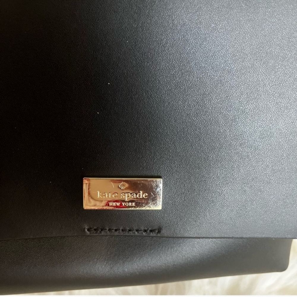 Kate Spade Madie Crossbody w/Hot Pink Interior - Picture 5 of 11
